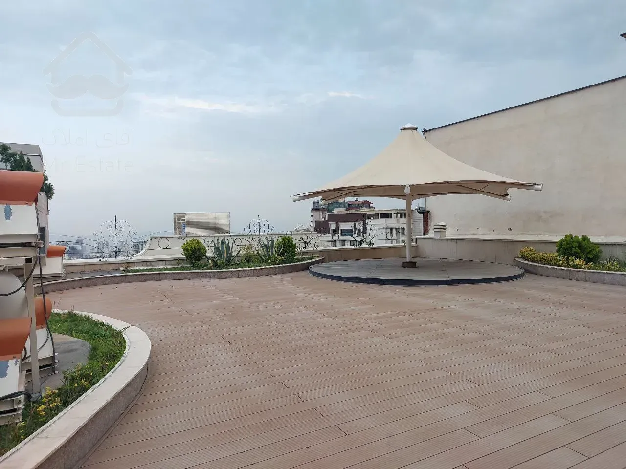 رهن آپارتمان 475 متری در زعفرانیه