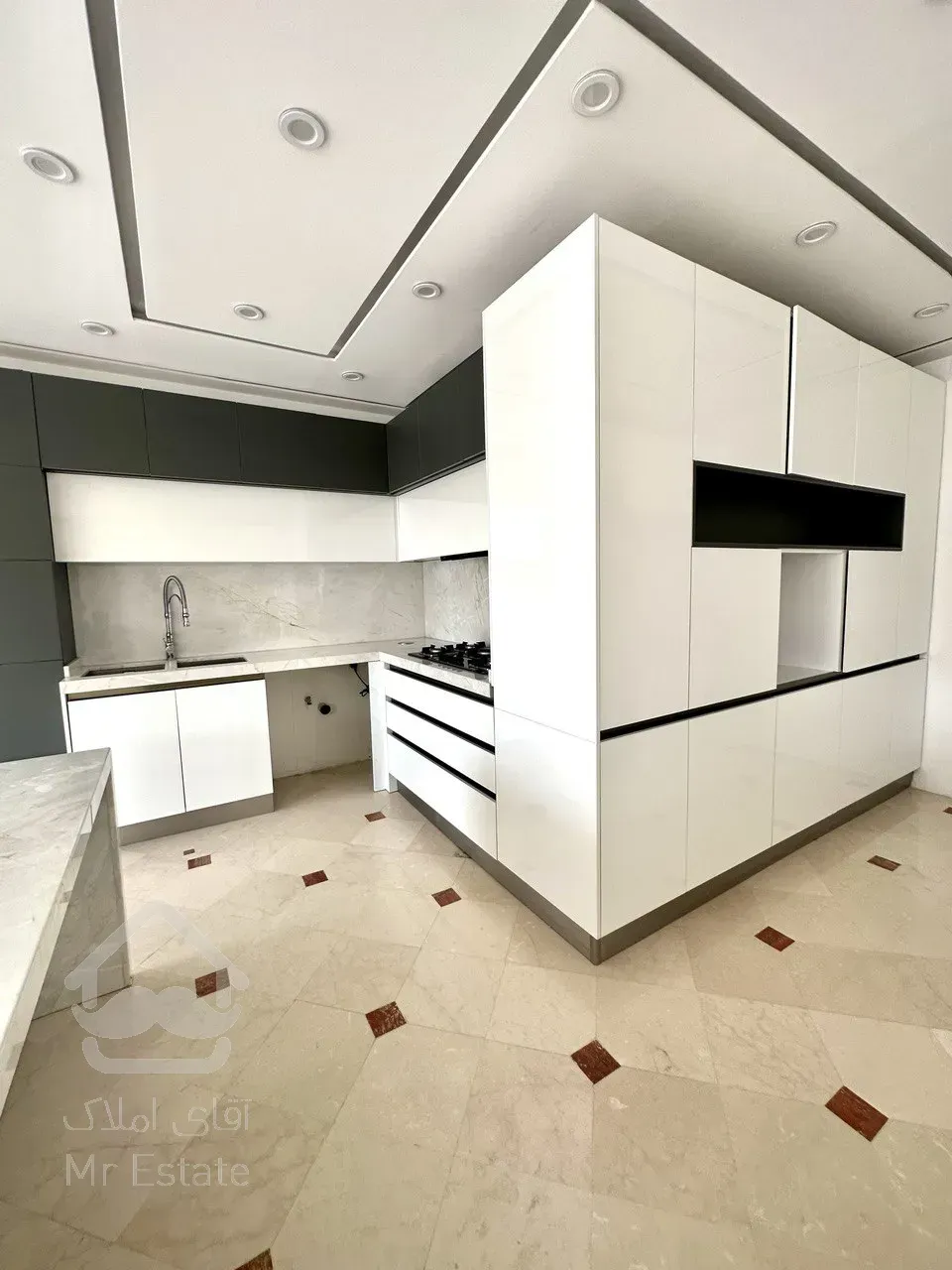 فروش آپارتمان 251 متری در زعفرانیه