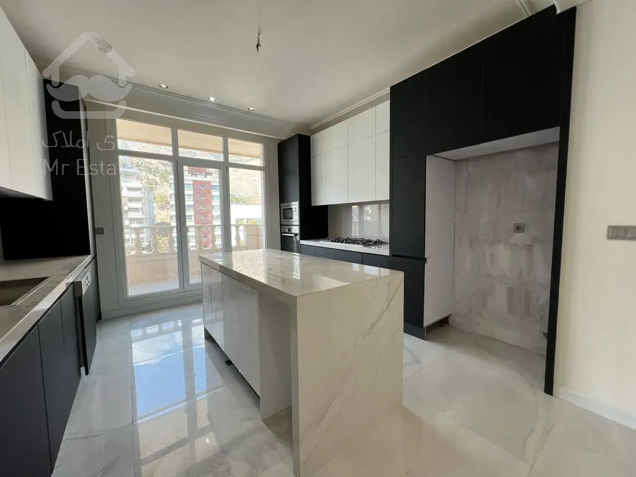 فروش آپارتمان 165 متری در زعفرانیه