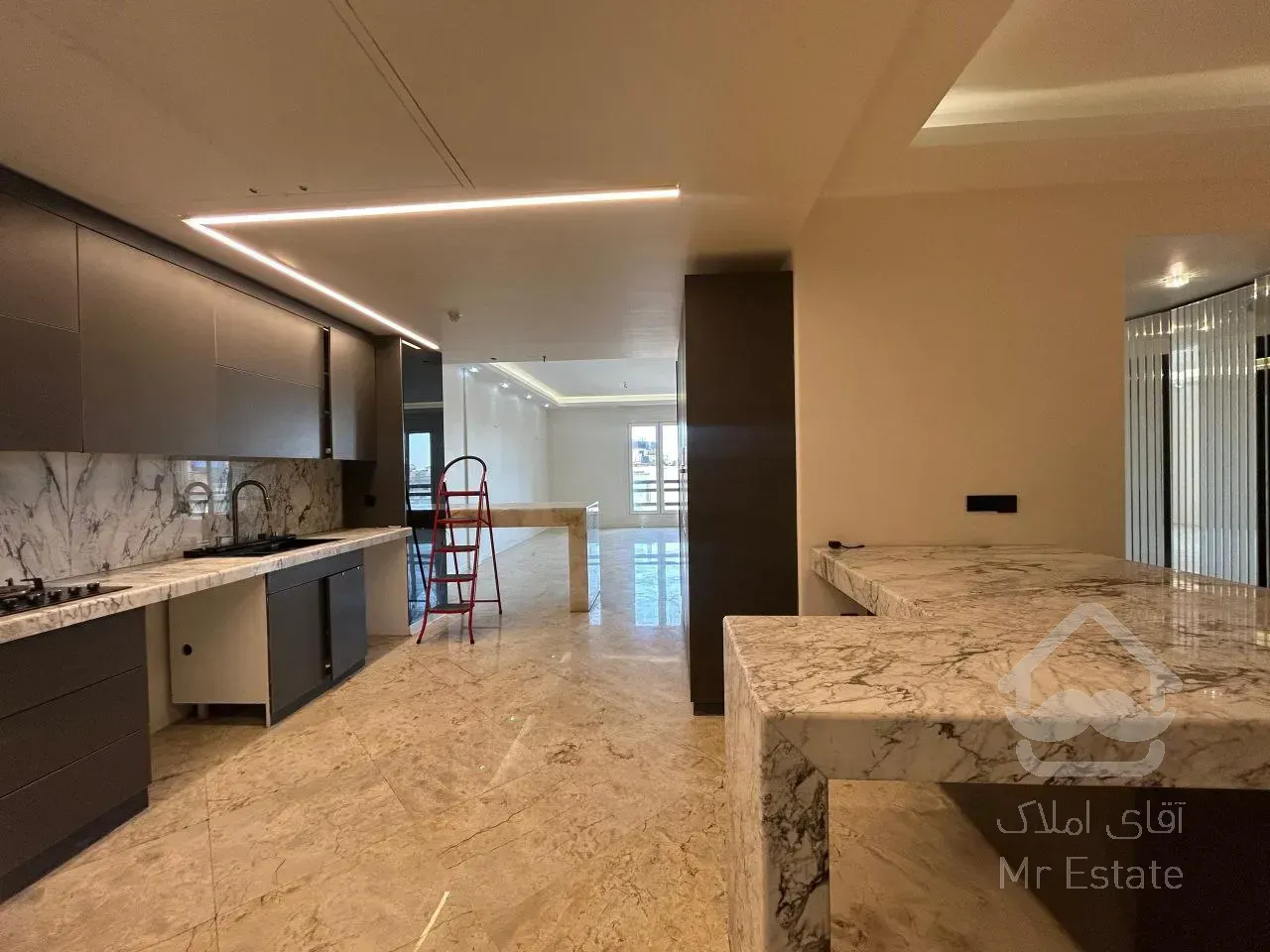 رهن آپارتمان 230 متری در زعفرانیه