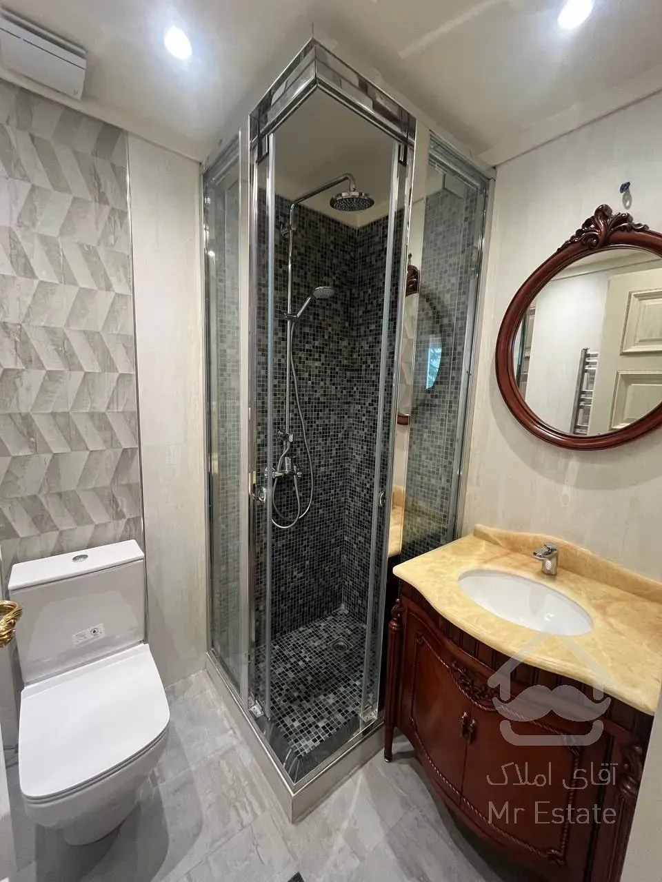 رهن آپارتمان 205 متری در زعفرانیه