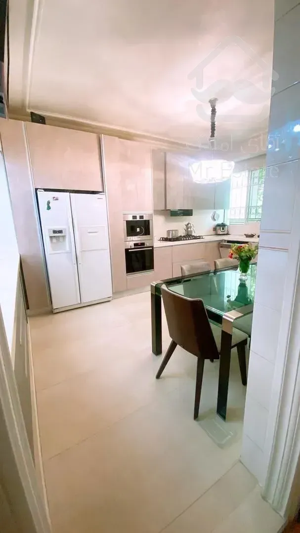 رهن آپارتمان 280 متری در زعفرانیه