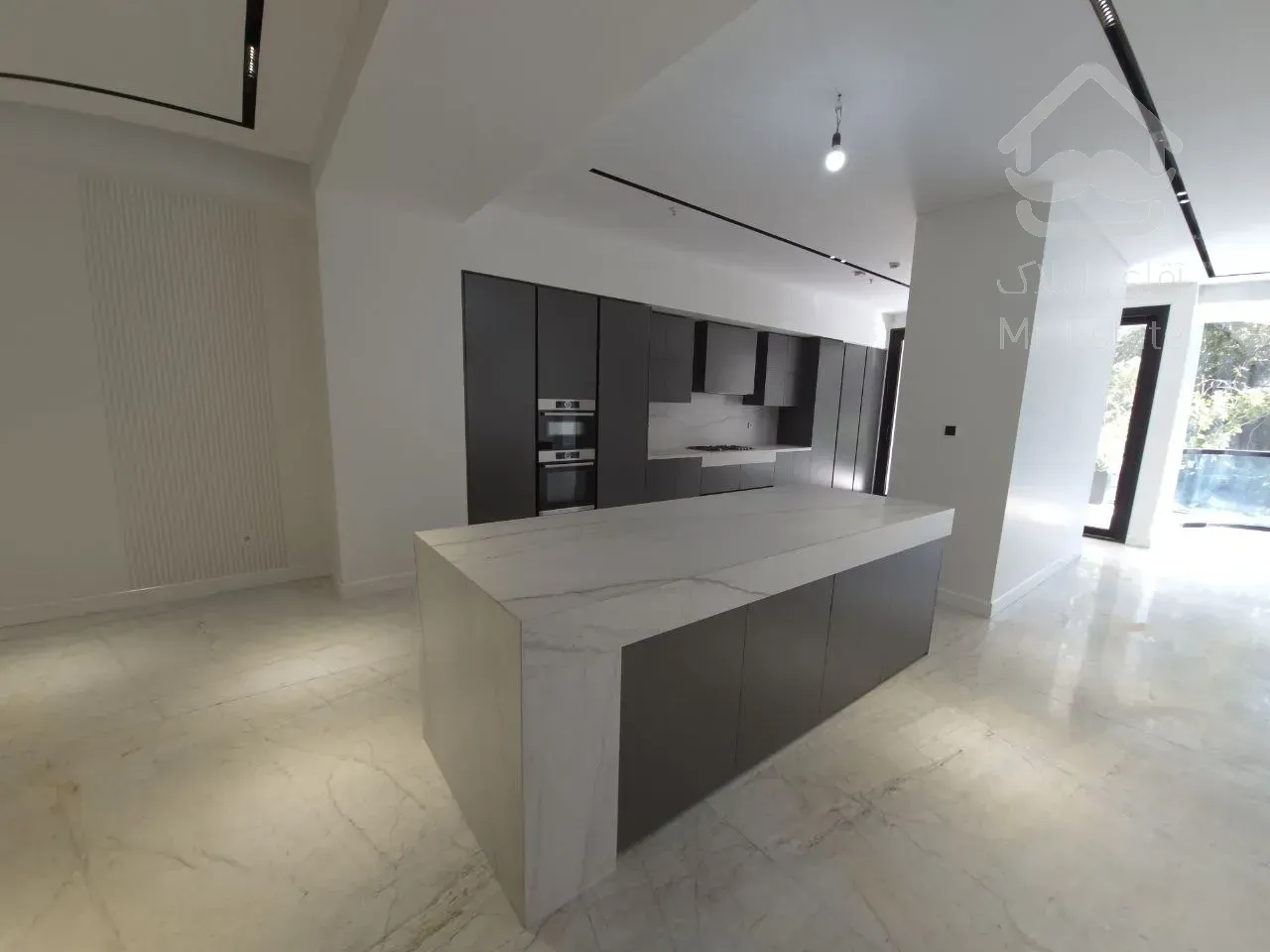 رهن آپارتمان 340 متری در فرشته