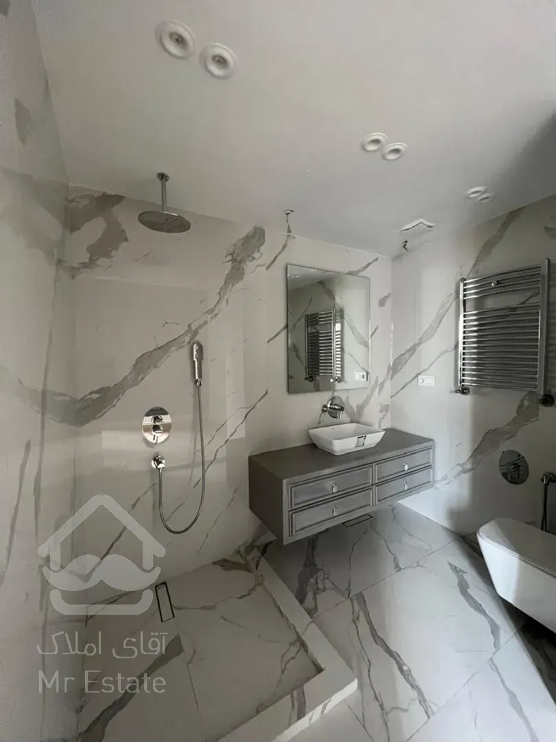 رهن آپارتمان 270 متری در زعفرانیه