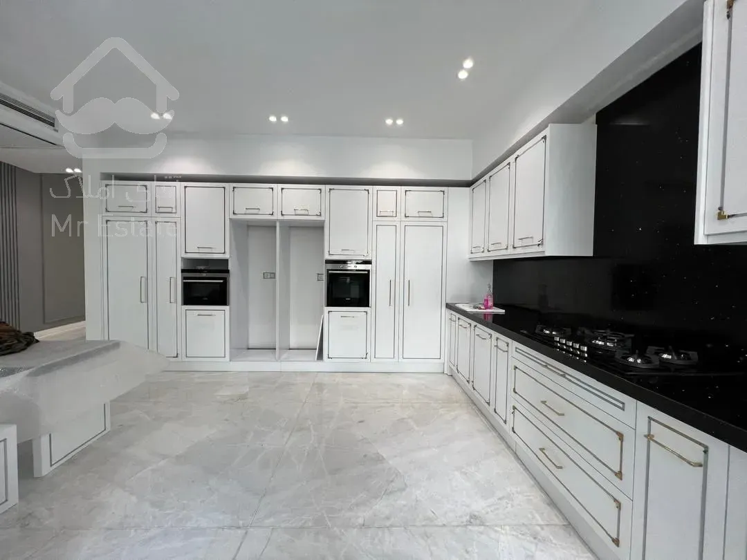 رهن آپارتمان 270 متری در زعفرانیه