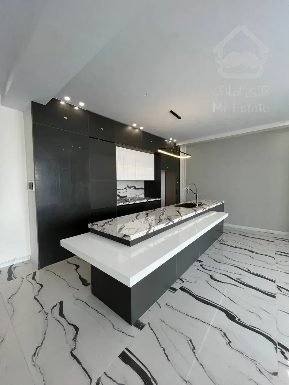 فروش آپارتمان 216 متری در زعفرانیه