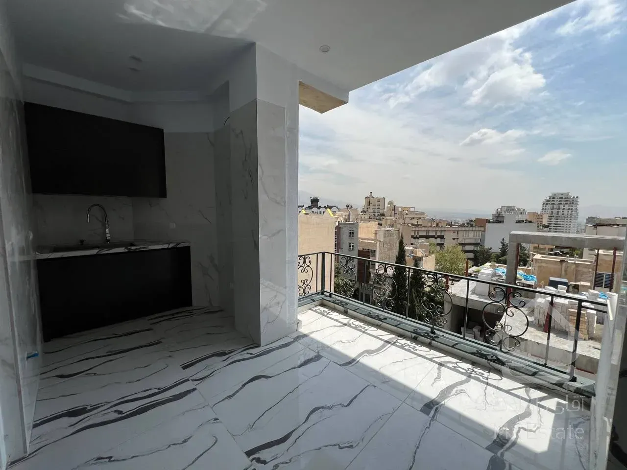 فروش آپارتمان 216 متری در زعفرانیه