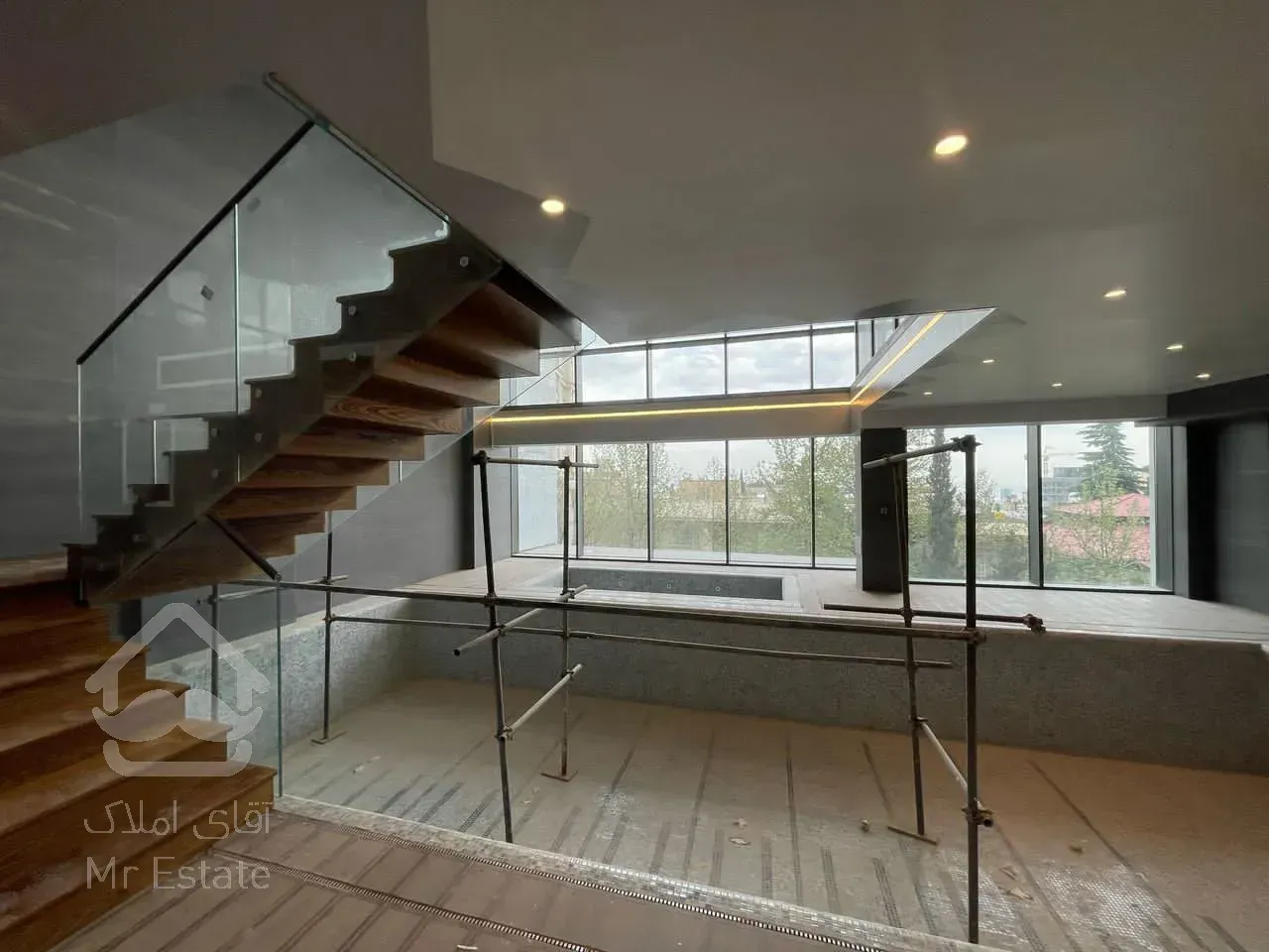 رهن آپارتمان 320 متری در زعفرانیه