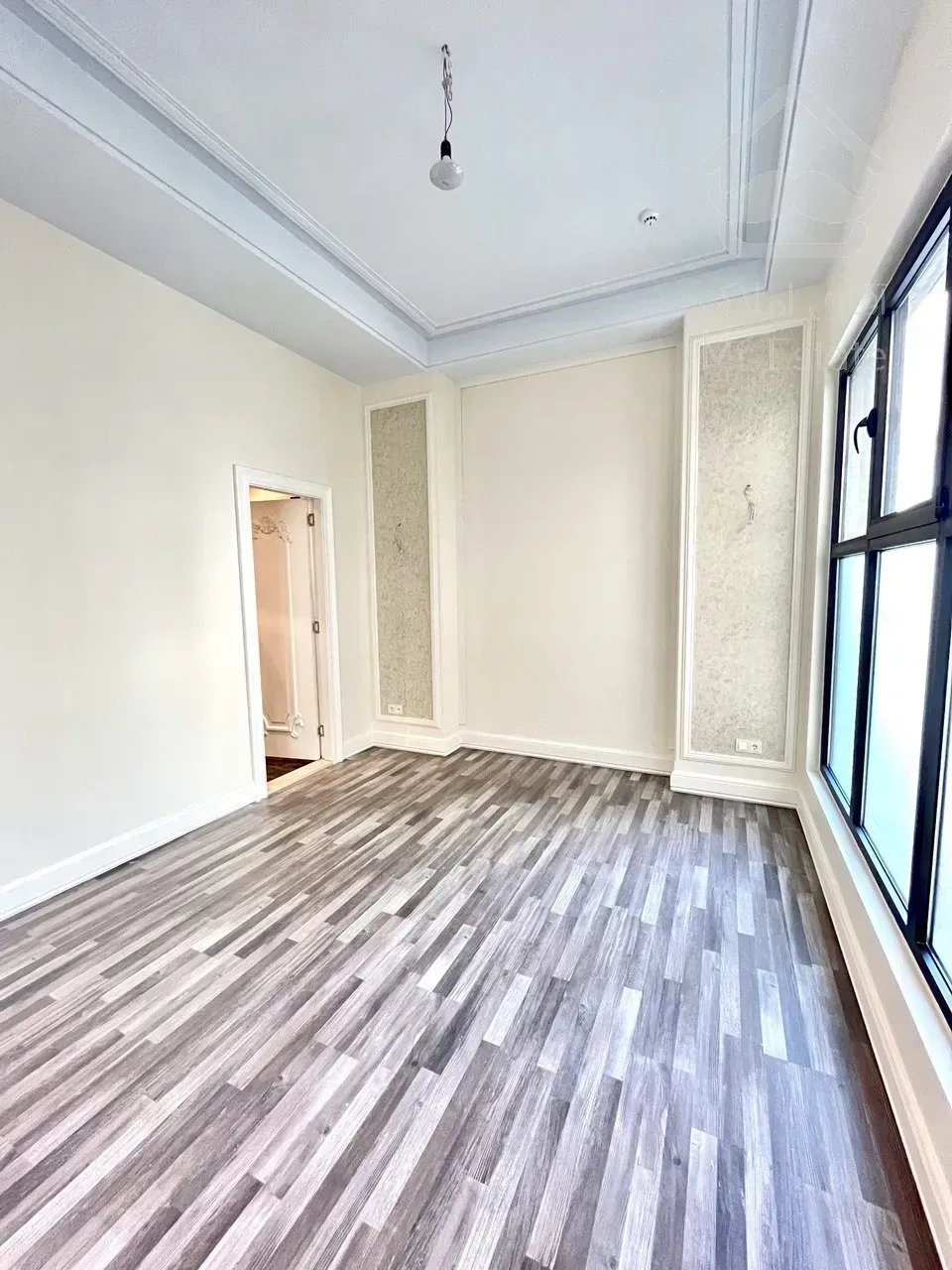 فروش آپارتمان 215 متری در زعفرانیه