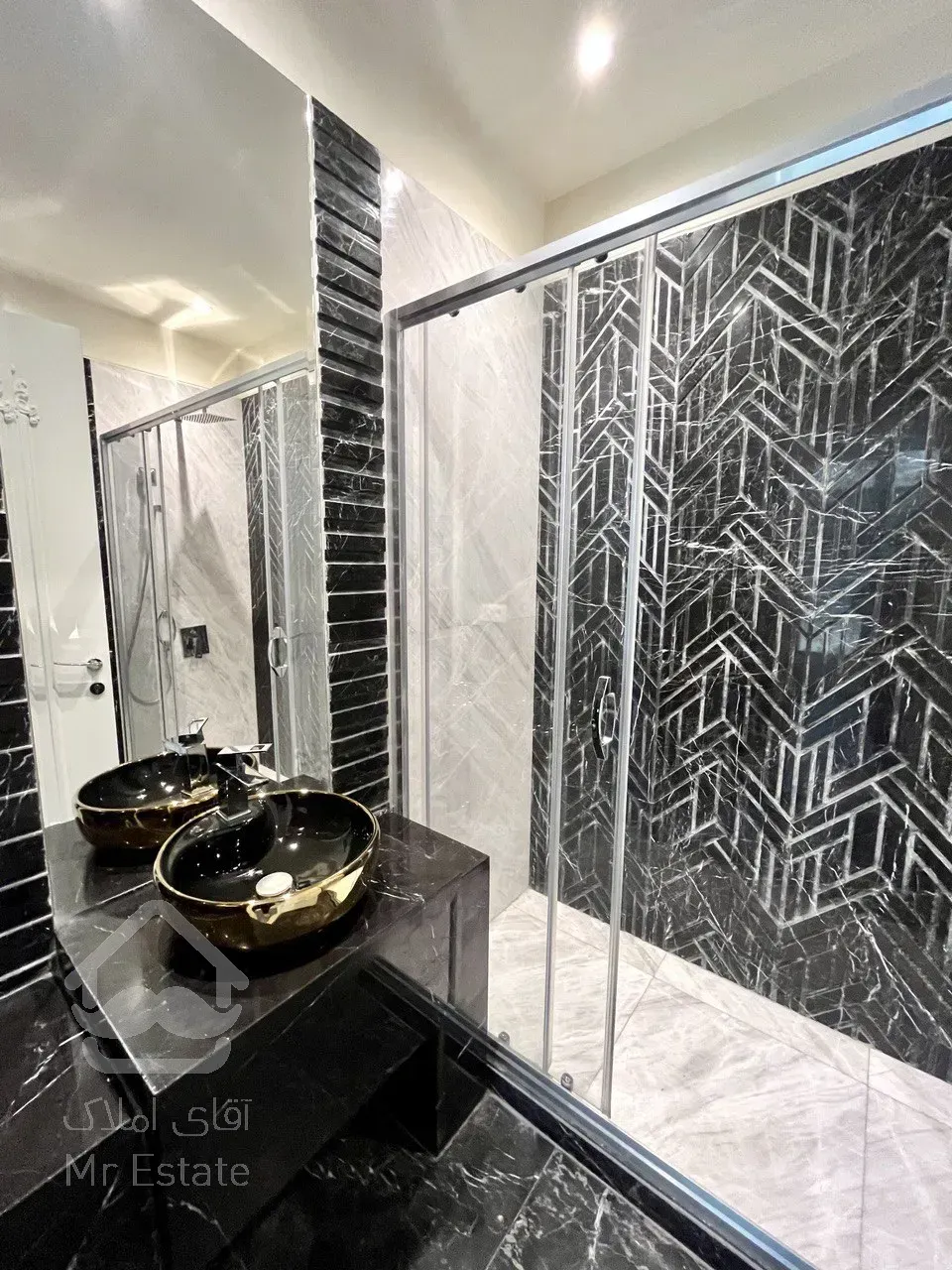 فروش آپارتمان 215 متری در زعفرانیه