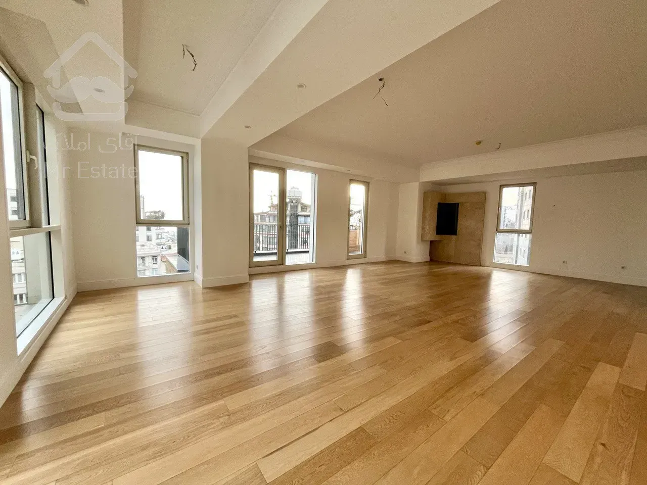 فروش برج باغ 250 متری در زعفرانیه