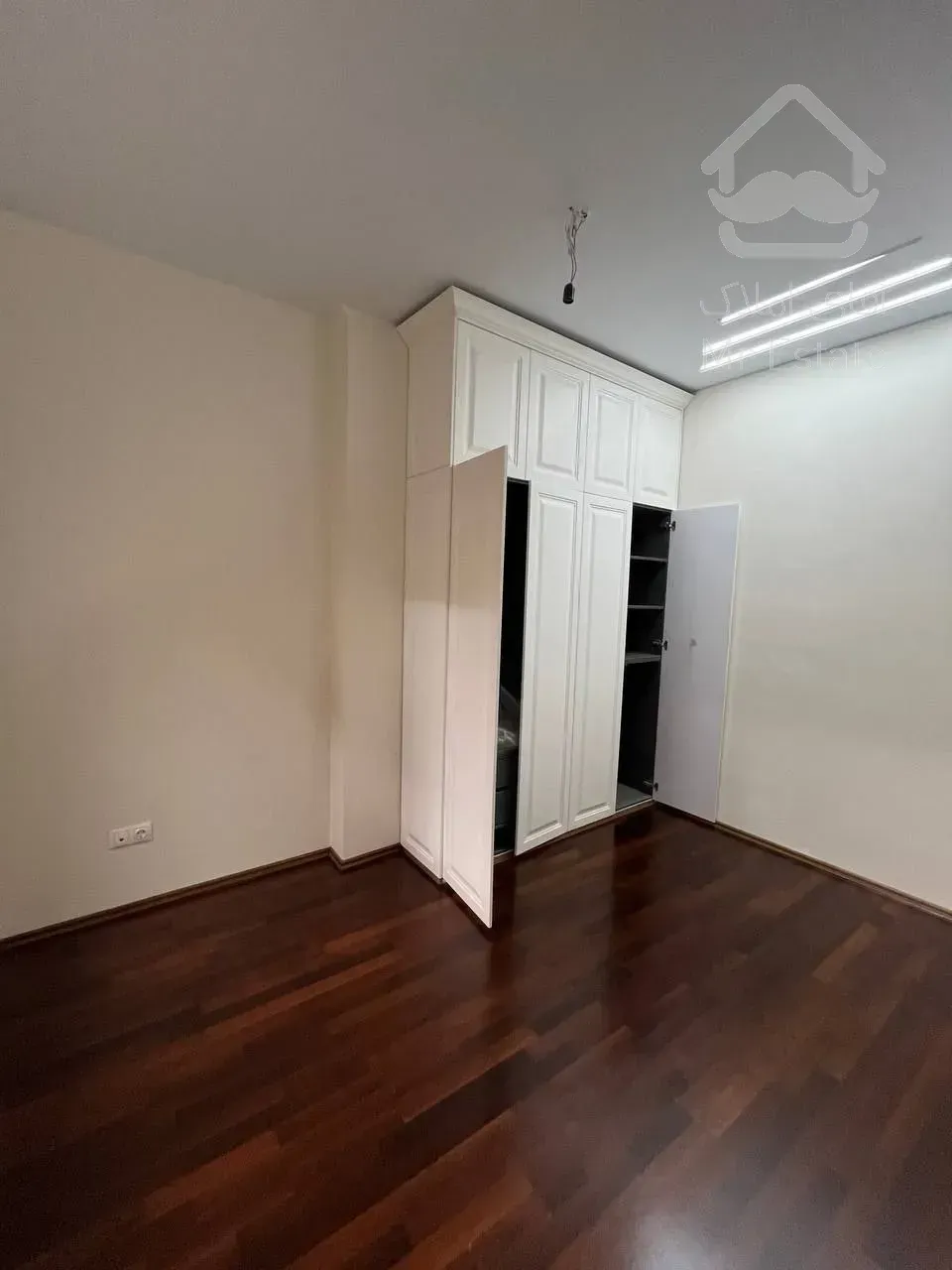 فروش آپارتمان 163 متری در زعفرانیه