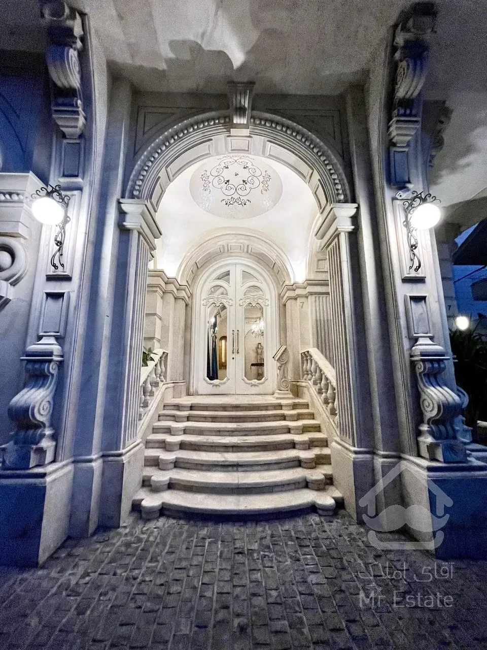 فروش آپارتمان 130 متری در زعفرانیه