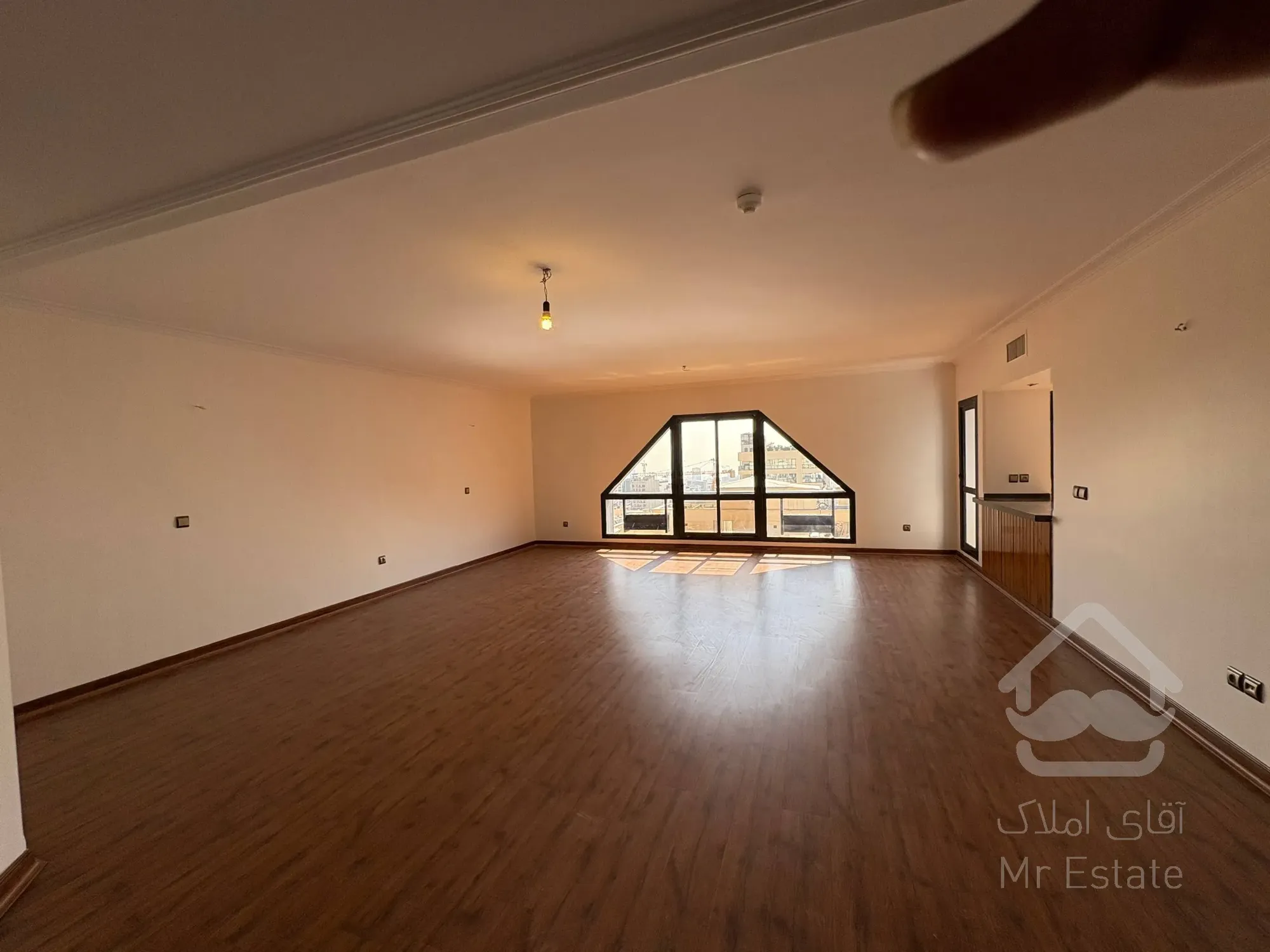 رهن آپارتمان 190 متری در ولنجک