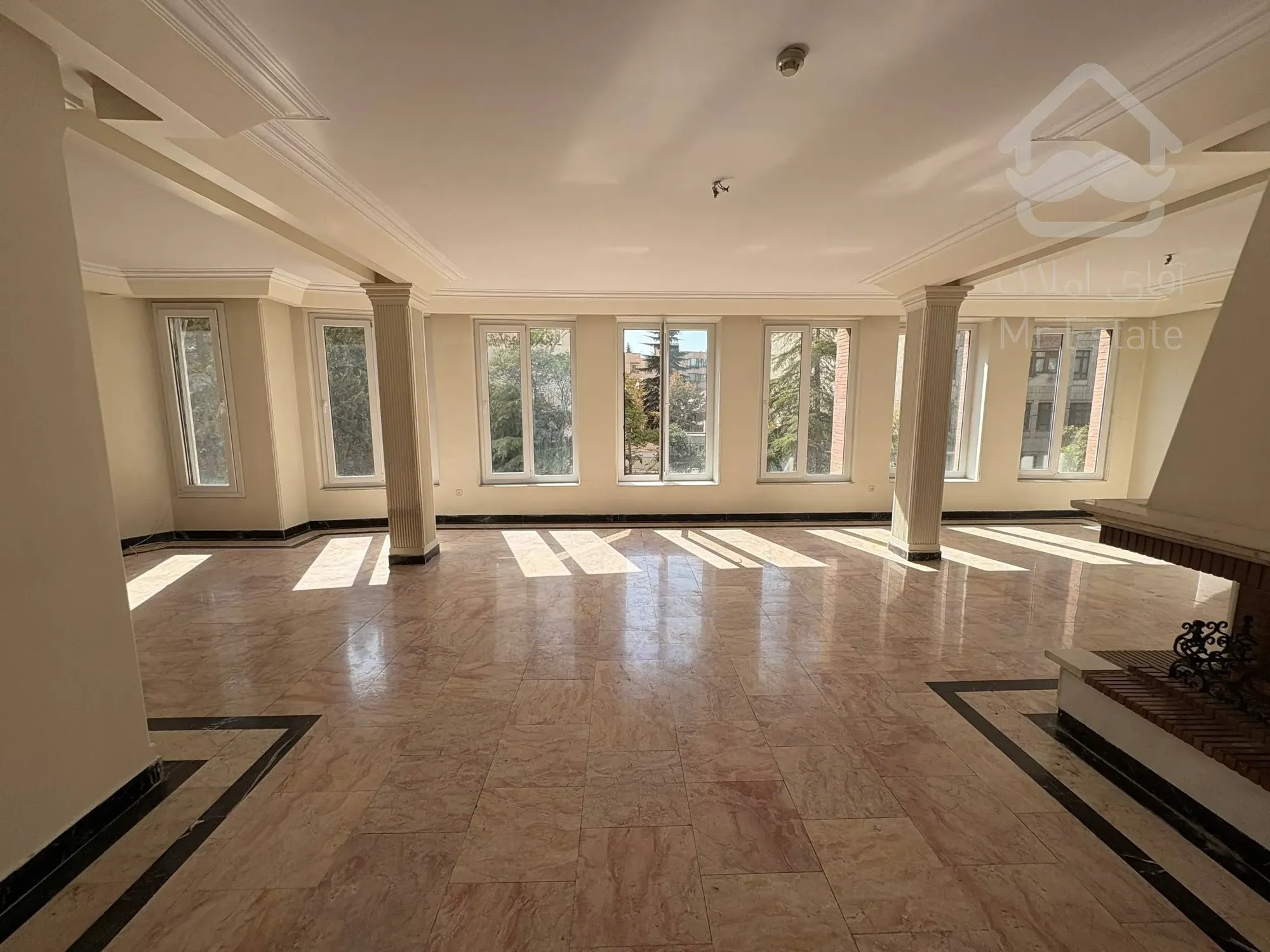 رهن آپارتمان 145 متری در زعفرانیه