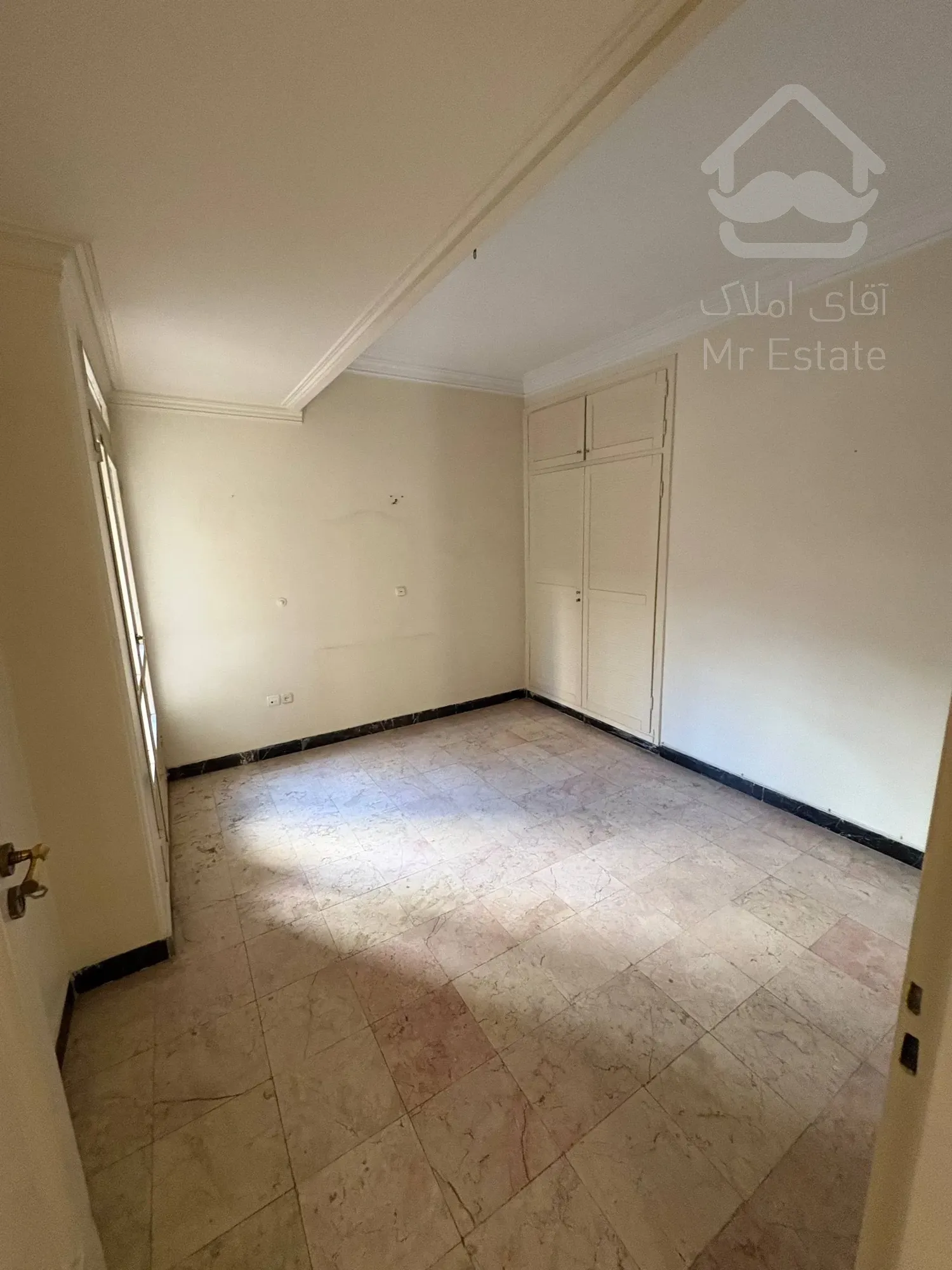 رهن آپارتمان 145 متری در زعفرانیه