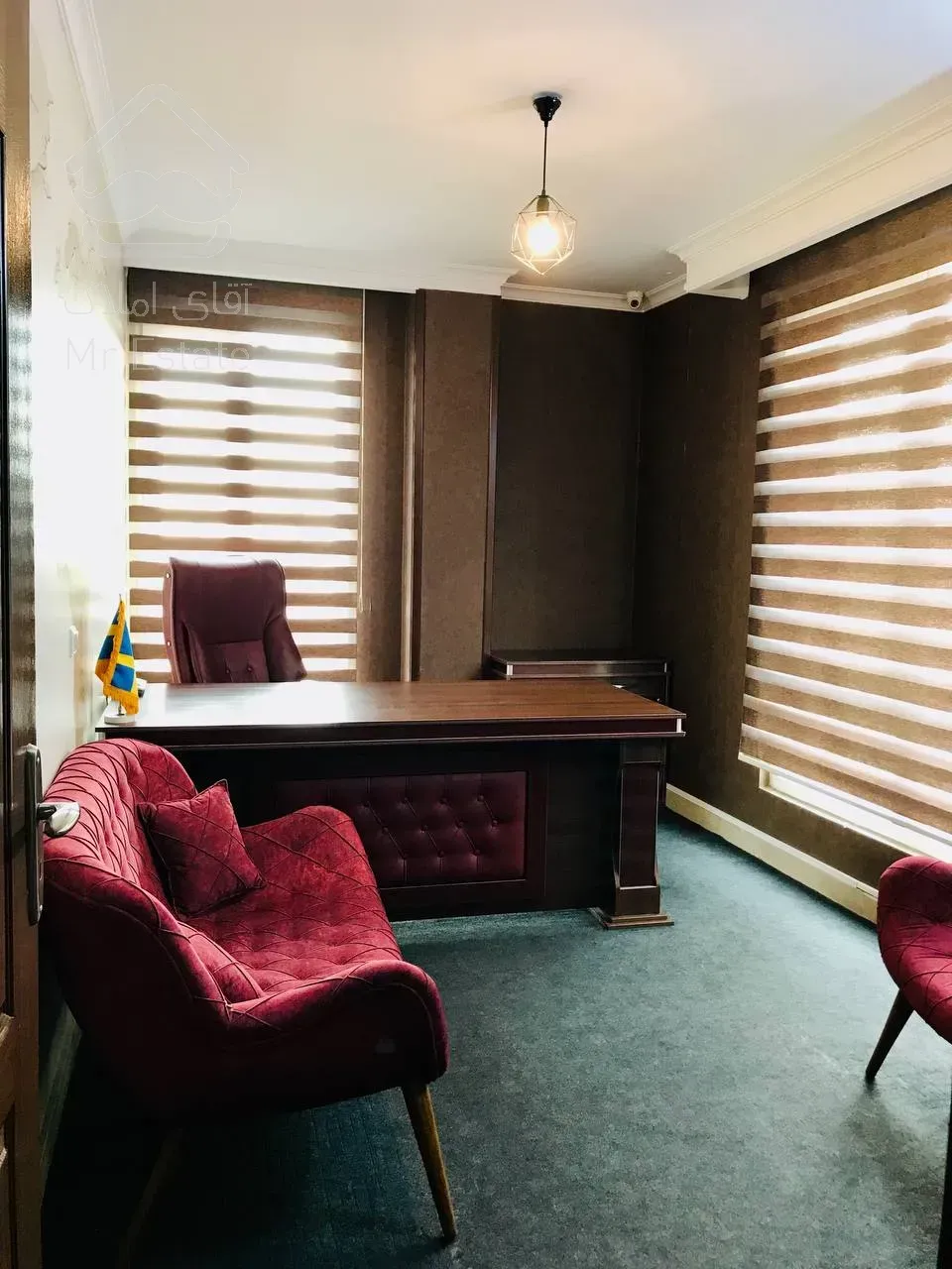 اجاره *یک اتاق* در محل کار