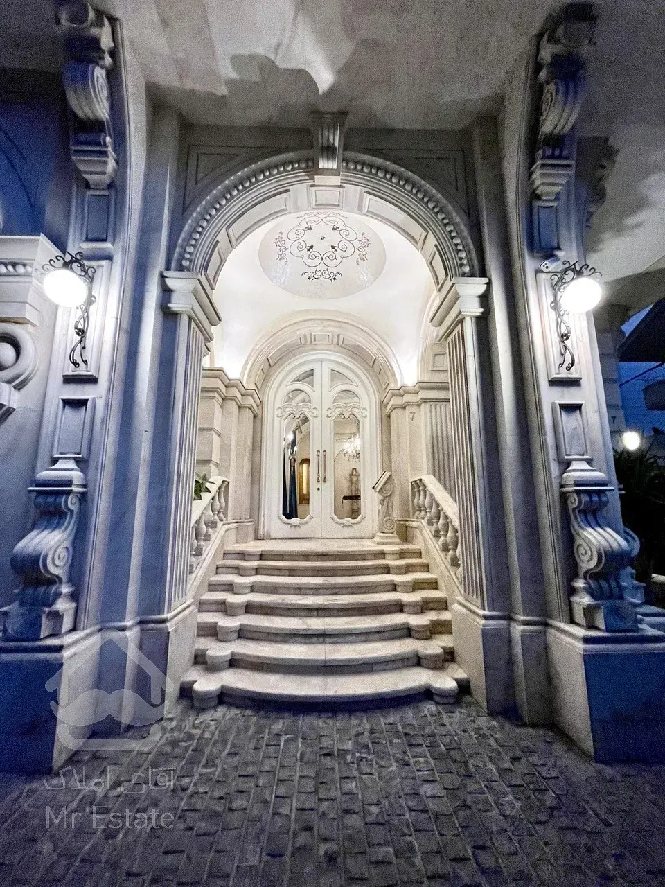 فروش آپارتمان 130 متری در زعفرانیه