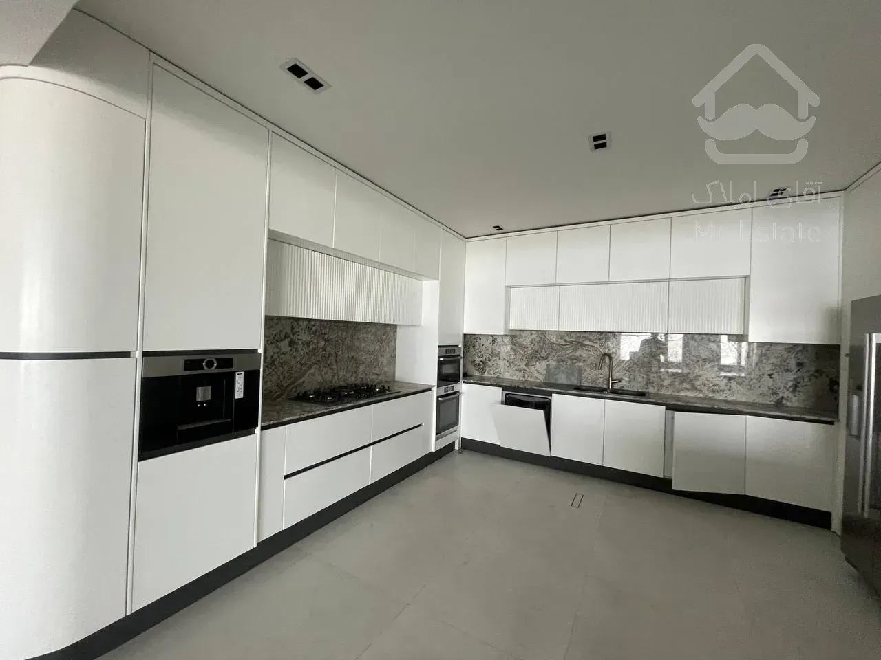 فروش آپارتمان 196 متری در زعفرانیه