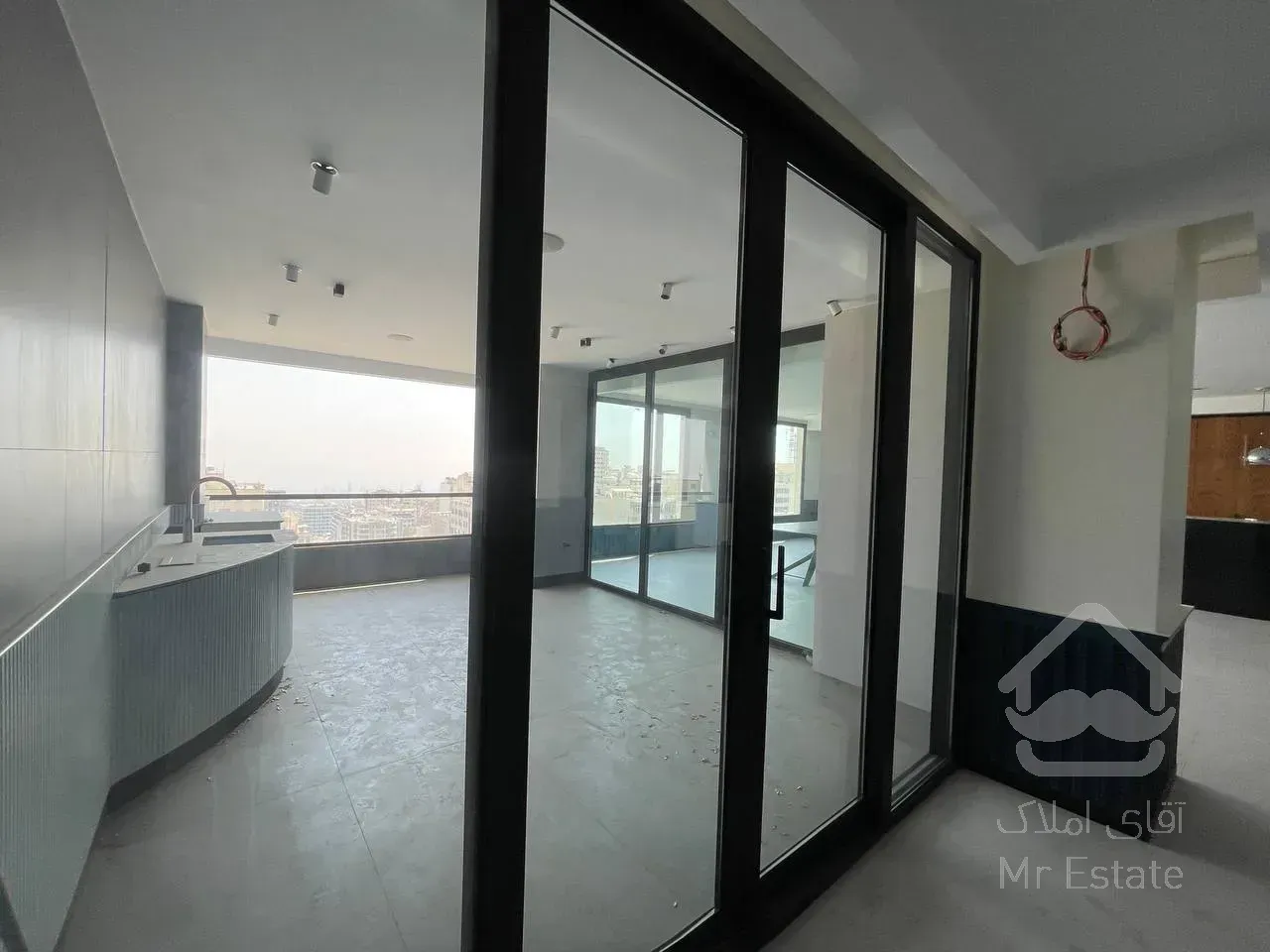 فروش آپارتمان 196 متری در زعفرانیه