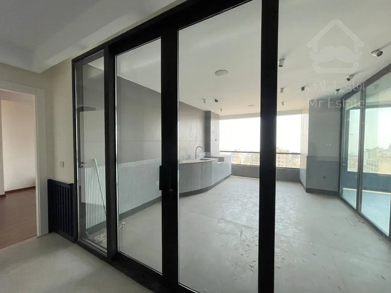 فروش آپارتمان 196 متری در زعفرانیه