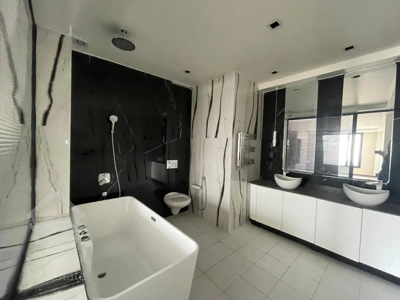 فروش آپارتمان 196 متری در زعفرانیه