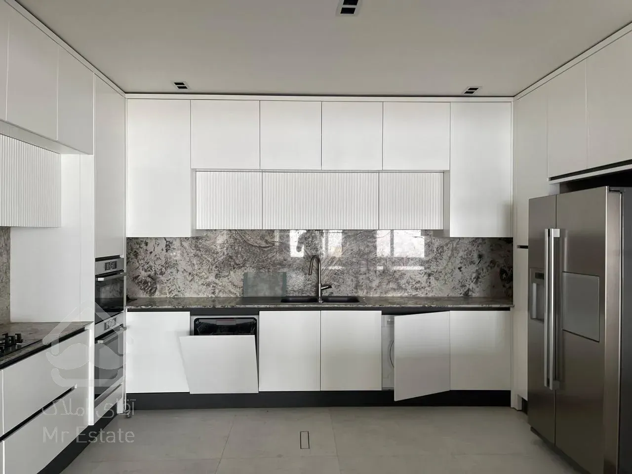 فروش آپارتمان 196 متری در زعفرانیه