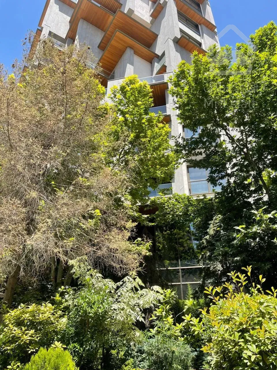 اجاره برج باغ 370 متری در زعفرانیه