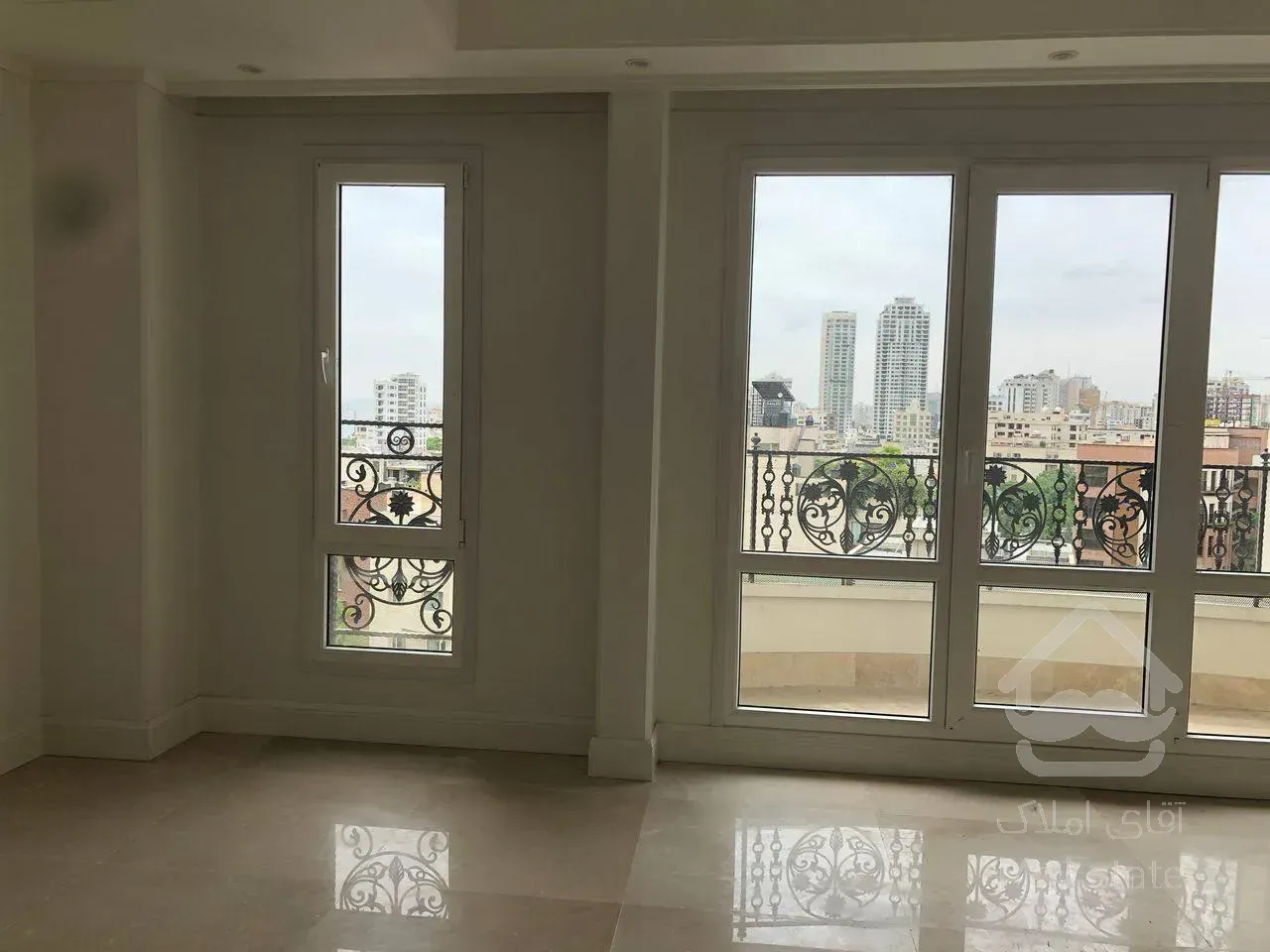 رهن آپارتمان 216 متری در فرشته