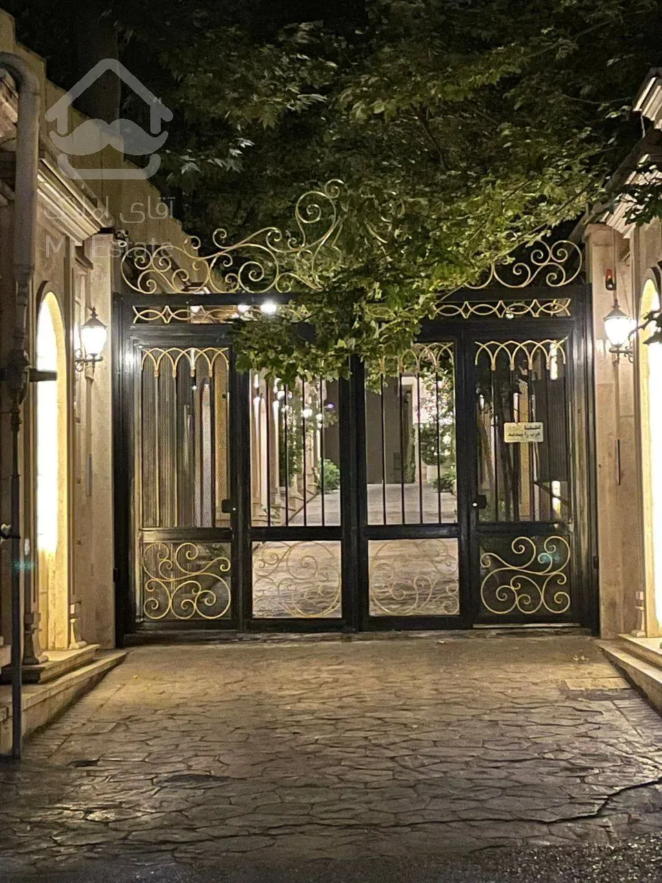 رهن آپارتمان 216 متری در فرشته