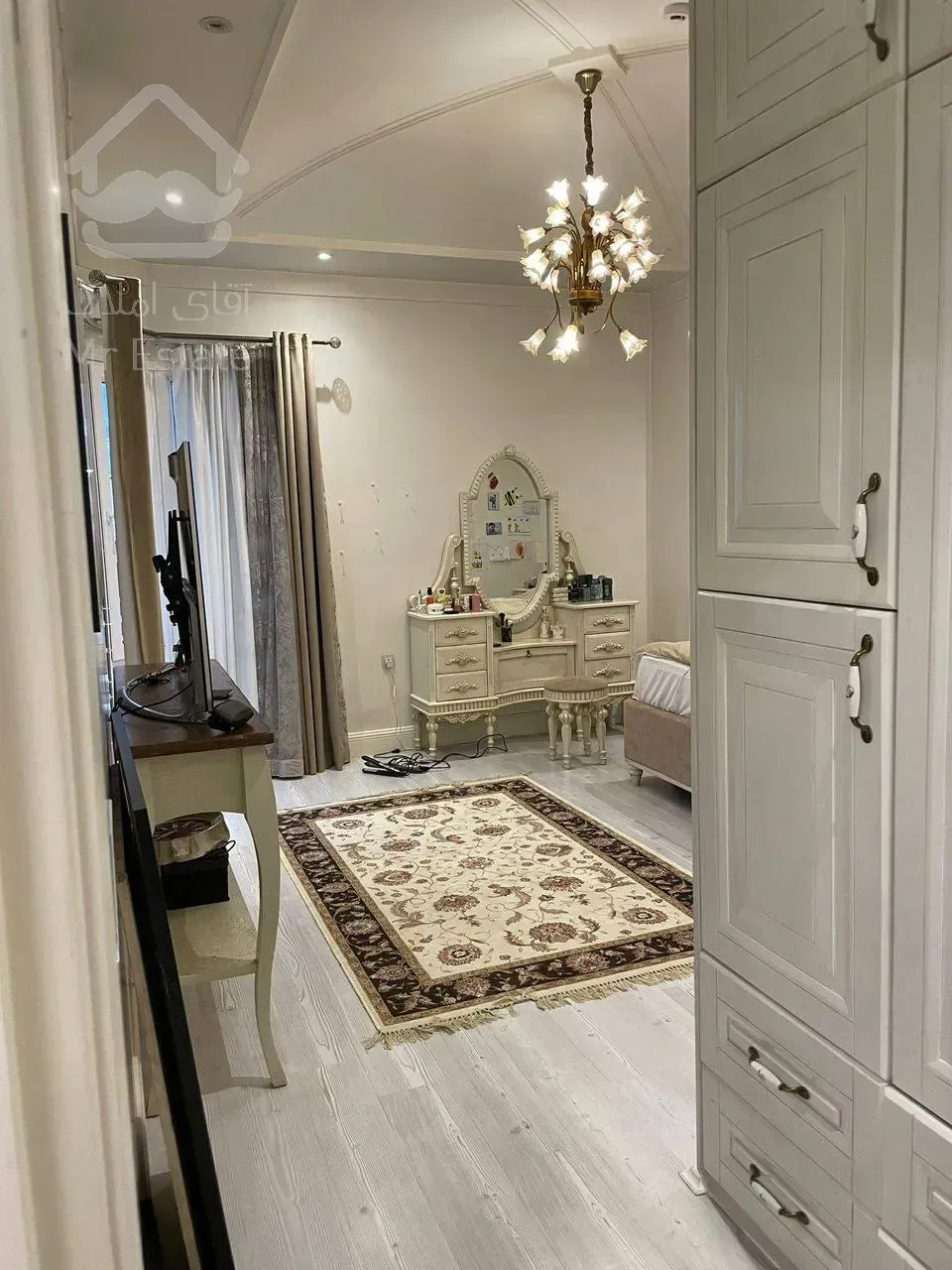 رهن آپارتمان 216 متری در فرشته