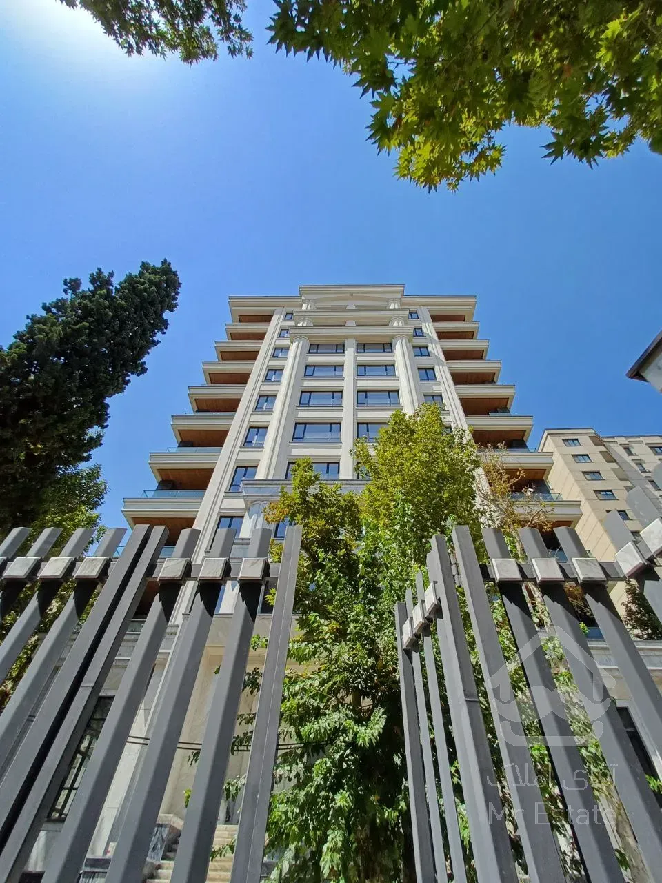 فروش آپارتمان 450 متری در زعفرانیه