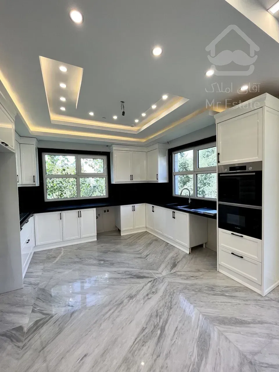 فروش آپارتمان 100 متری در زعفرانیه