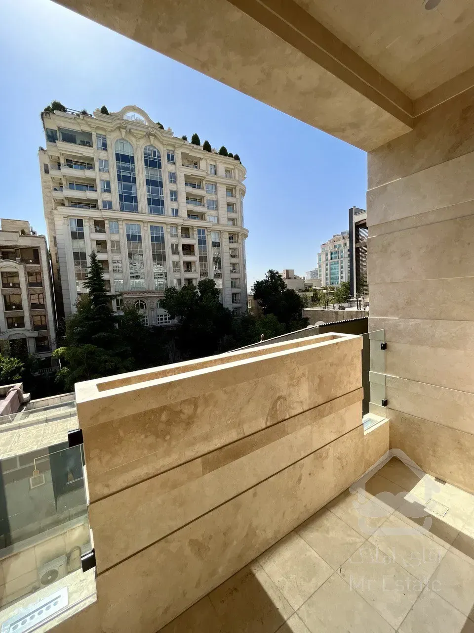 فروش آپارتمان 100 متری در زعفرانیه