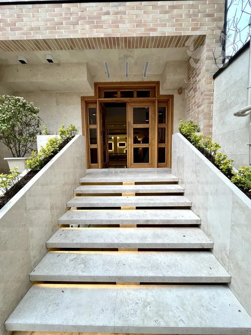 فروش آپارتمان 100 متری در زعفرانیه