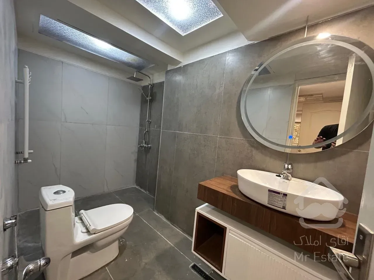 رهن آپارتمان 220 متری در زعفرانیه