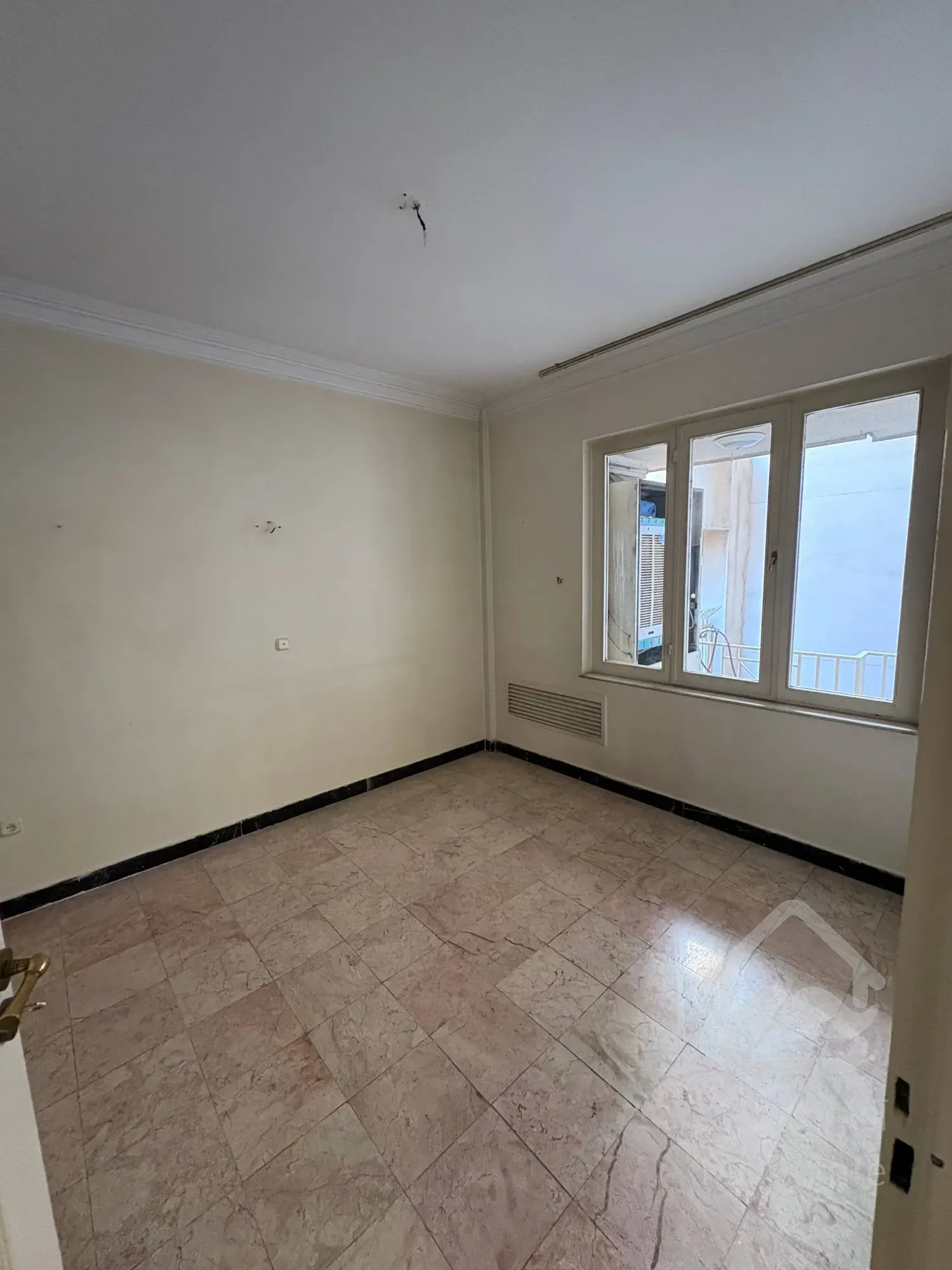 رهن آپارتمان 145 متری در زعفرانیه