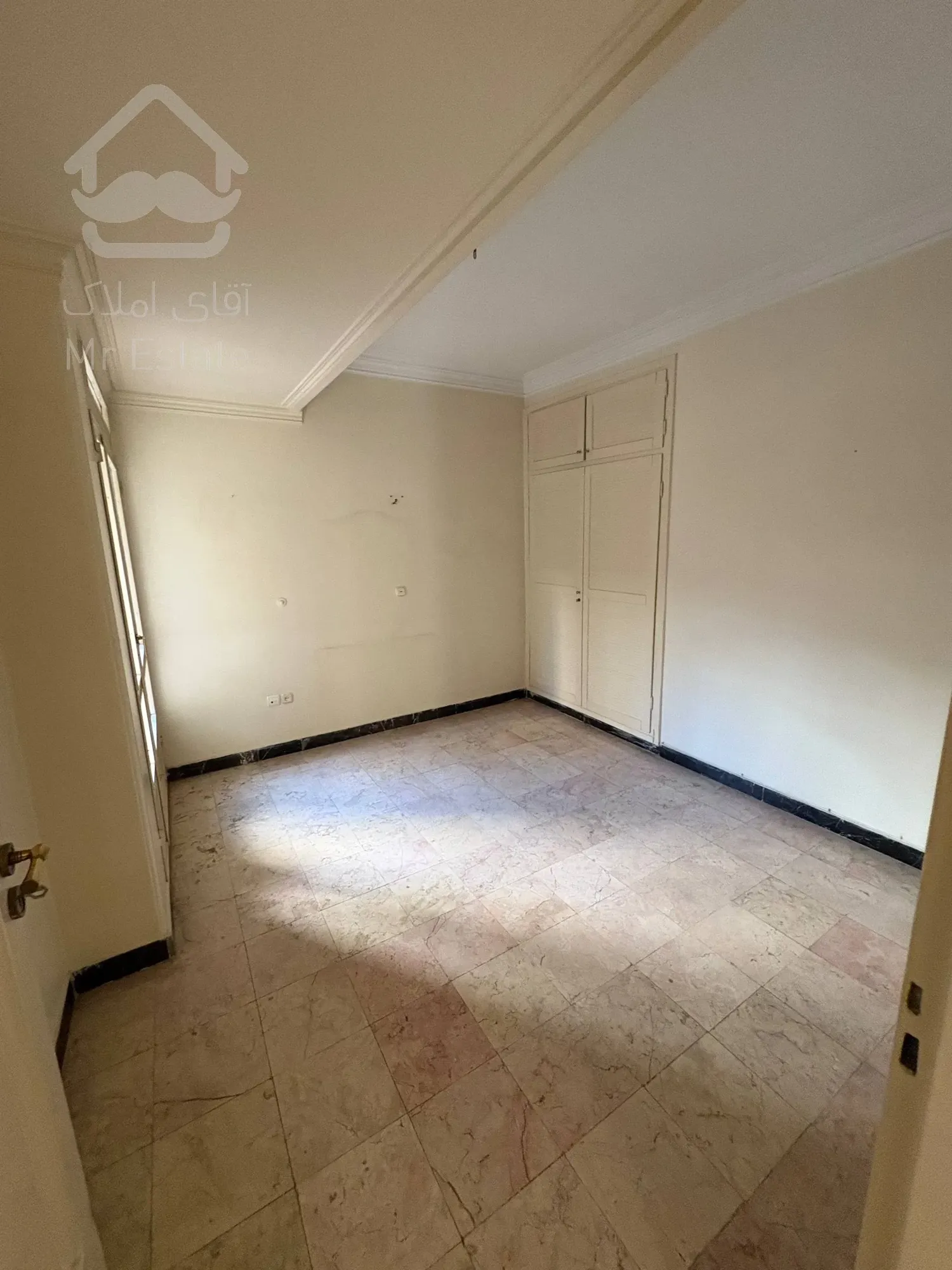 رهن آپارتمان 145 متری در زعفرانیه