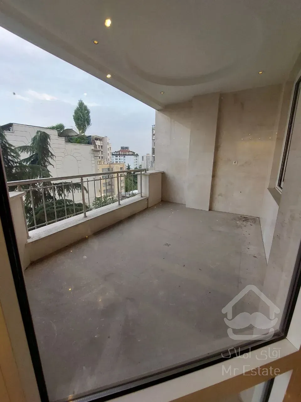 رهن آپارتمان 475 متری در زعفرانیه