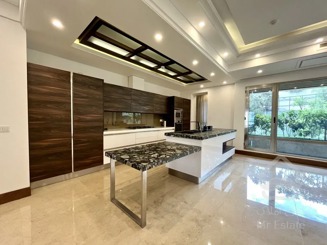 فروش آپارتمان 132 متری در زعفرانیه