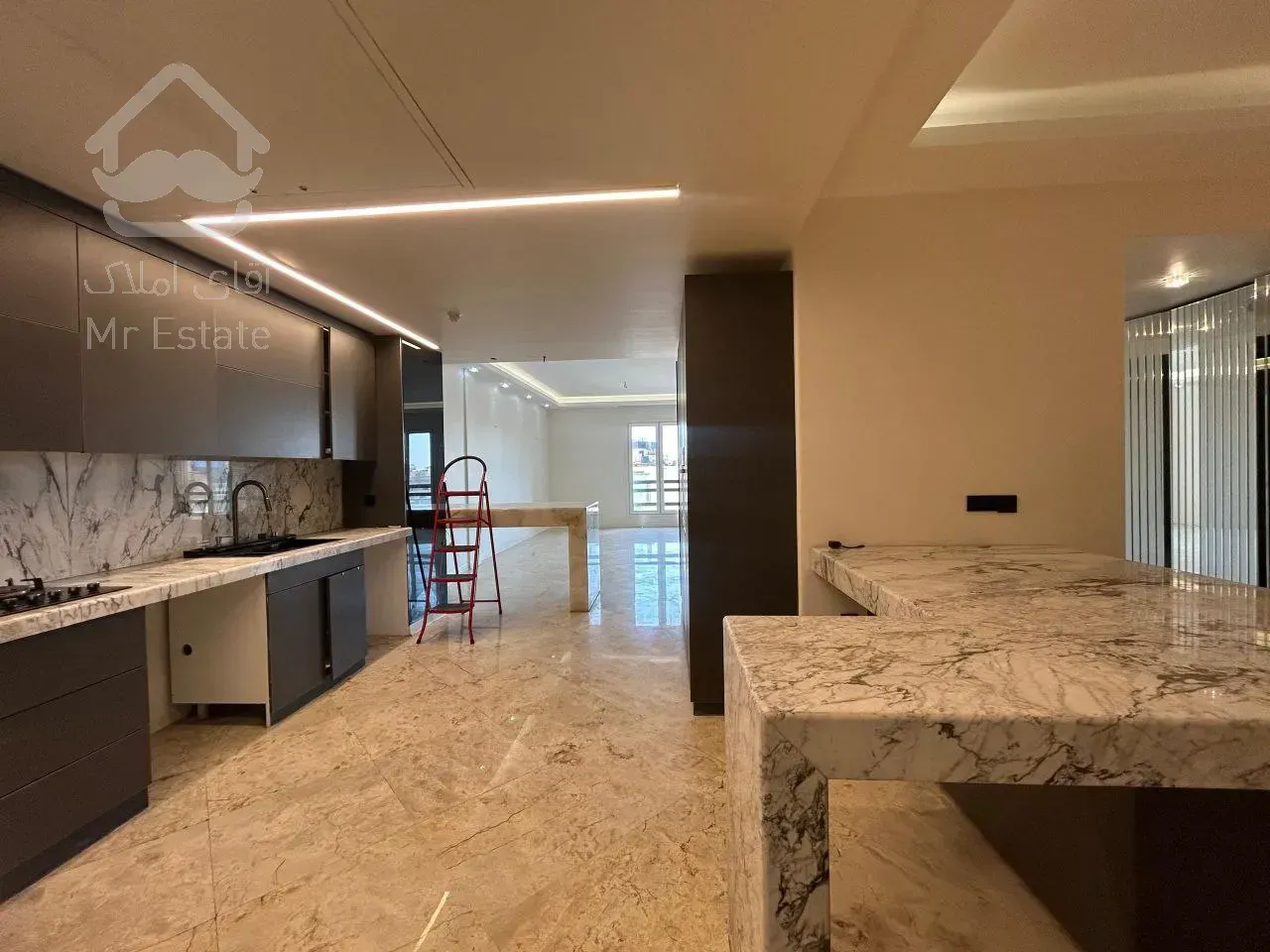 رهن آپارتمان 230 متری در زعفرانیه