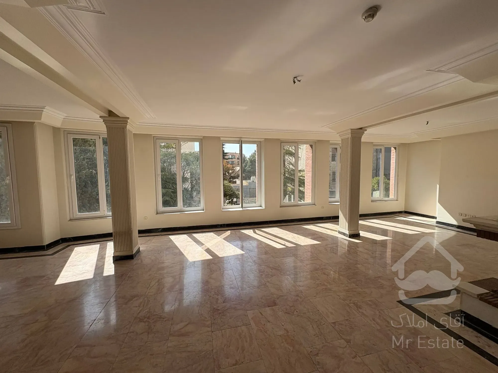 رهن آپارتمان 145 متری در زعفرانیه