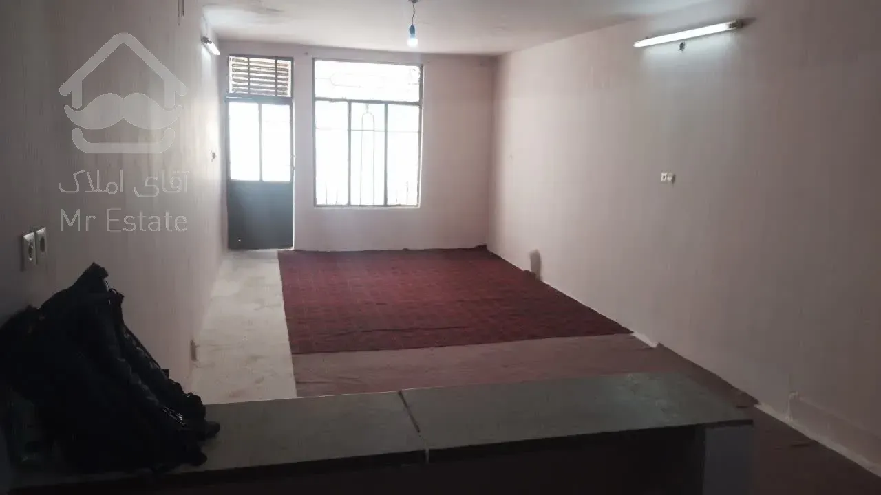 منزلی دربست دو طبقه 50 متری جمعا 100 متر تازه بازسازی شده