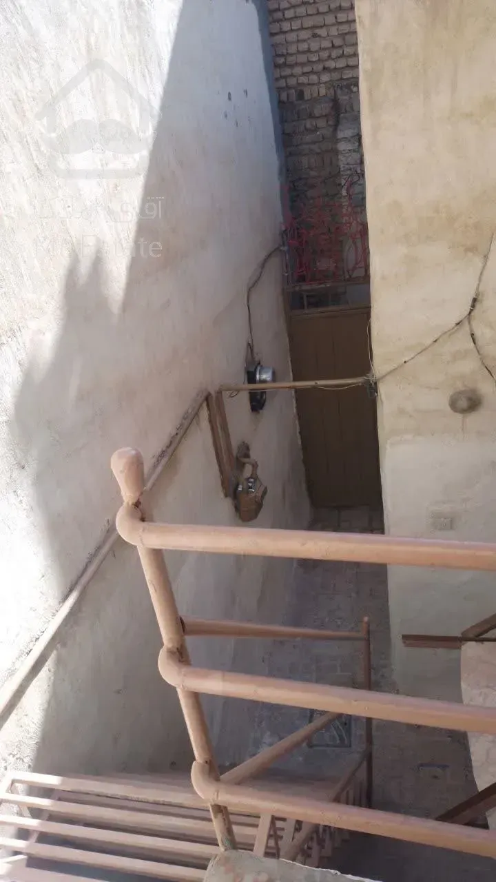 منزلی دربست دو طبقه 50 متری جمعا 100 متر تازه بازسازی شده