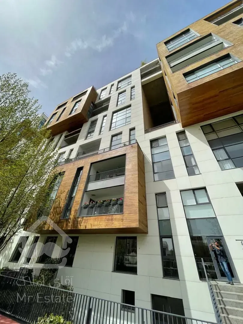 رهن برج باغ مدرن 260 متری در زعفرانیه