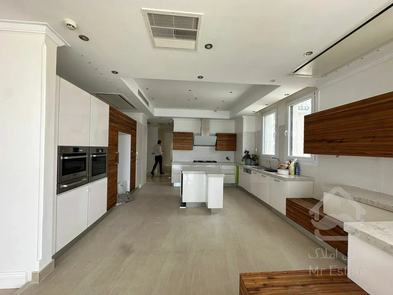 اجاره آپارتمان 230 متری در زعفرانیه