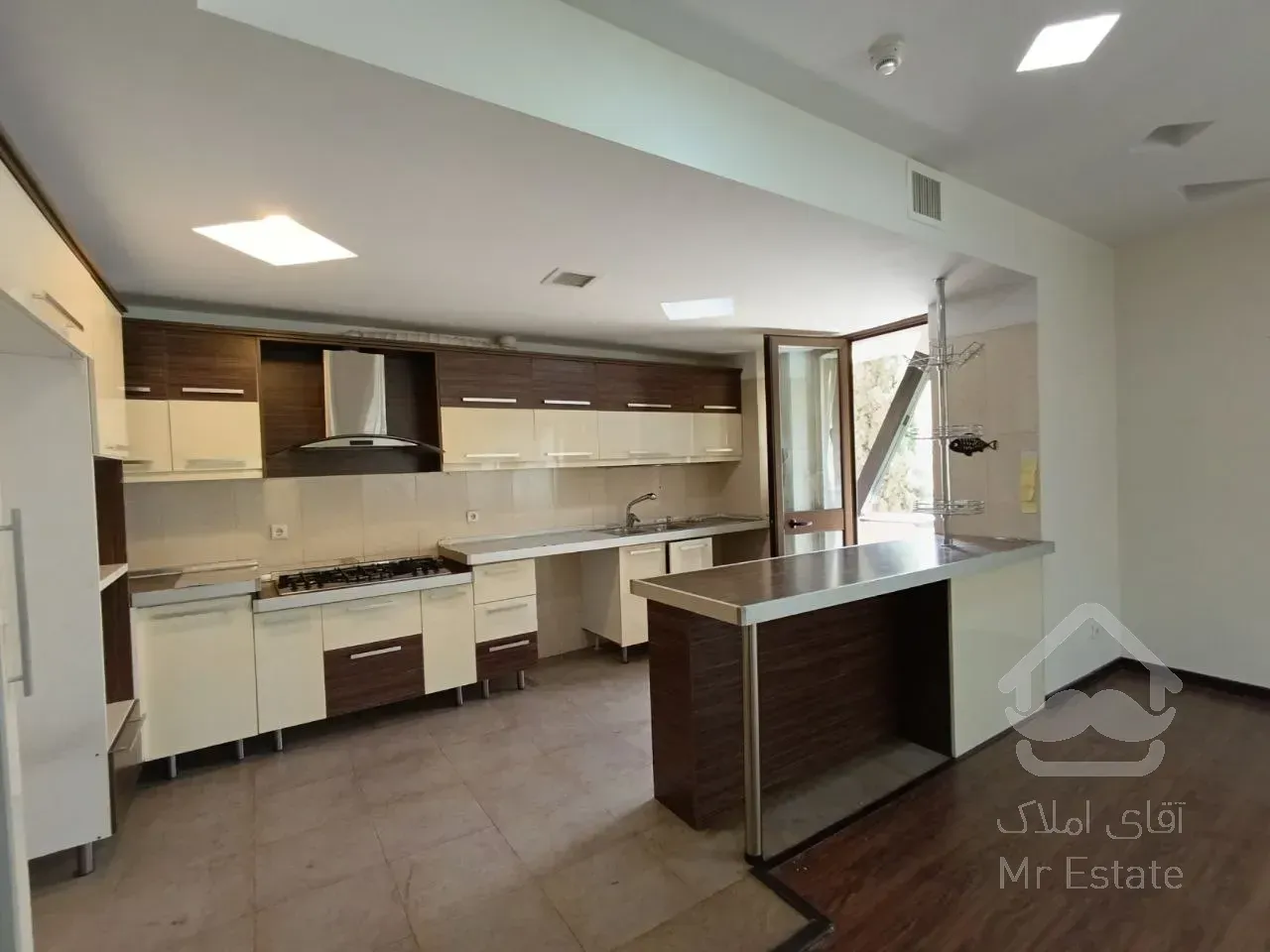 رهن آپارتمان 150 متری در زعفرانیه