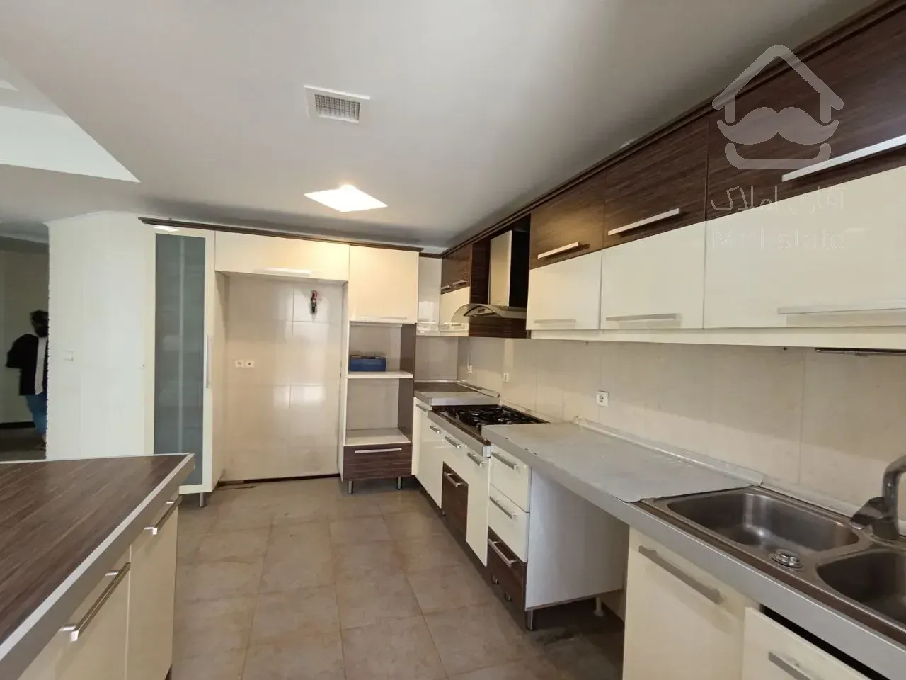 رهن آپارتمان 150 متری در زعفرانیه