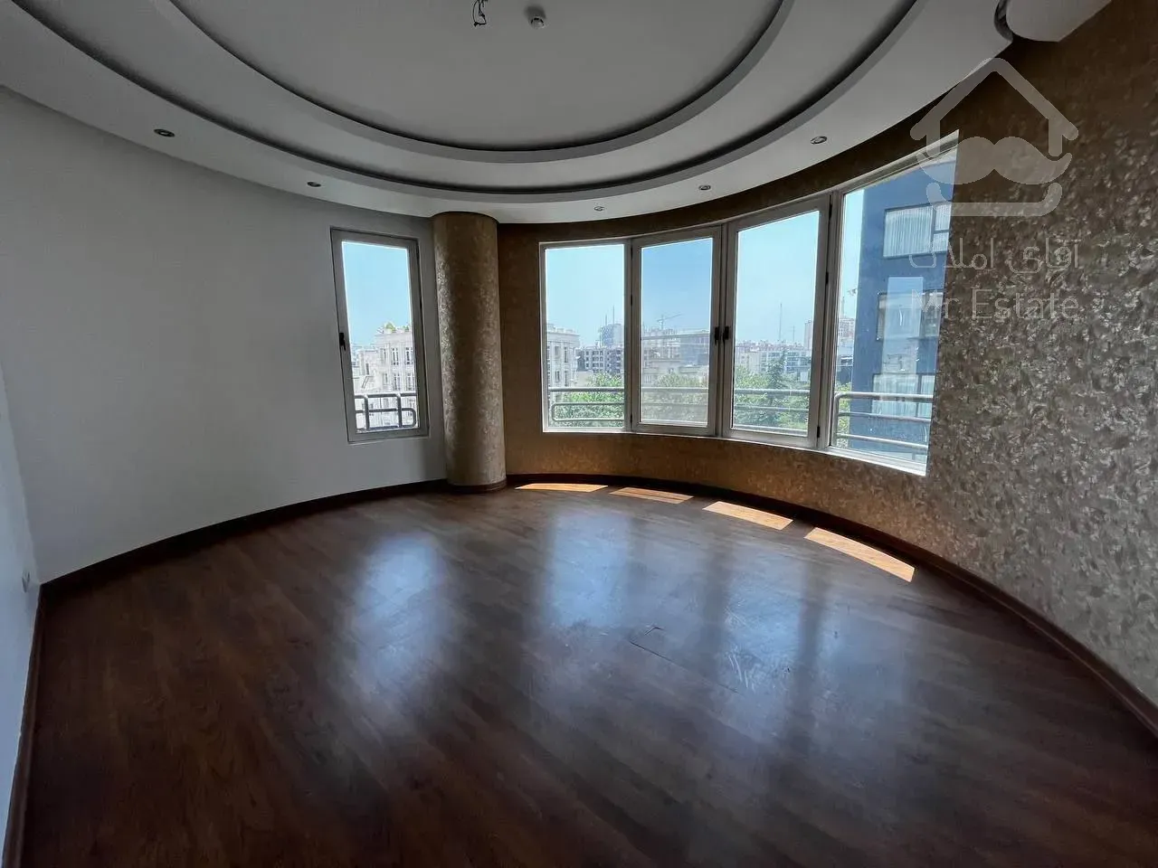 رهن آپارتمان 550 متری در فرشته