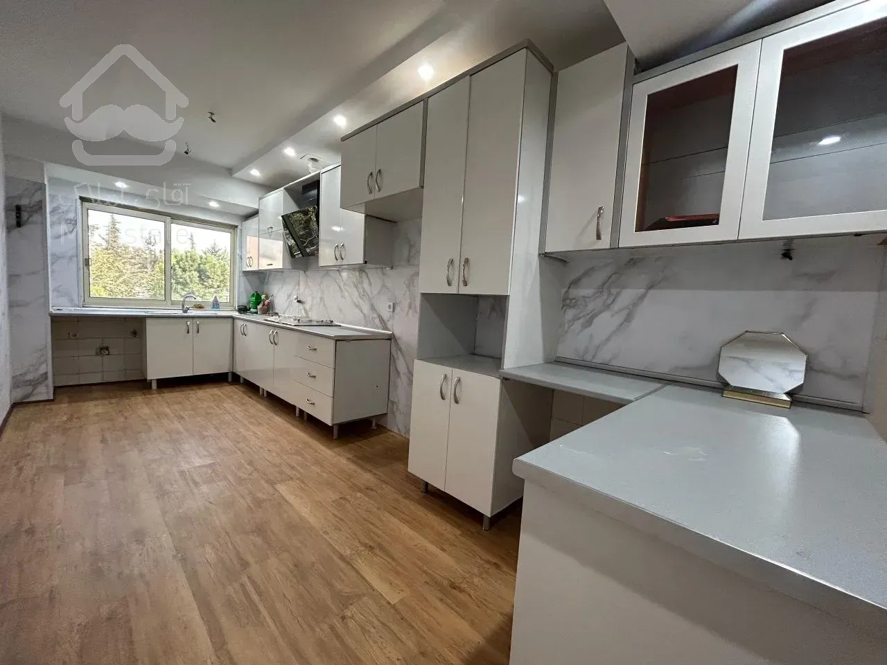 اجاره آپارتمان 235 متری در زعفرانیه